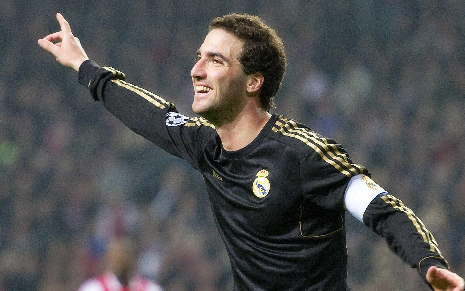 新秀连线惊艳全场，卡斯尔手术刀助攻，文班亚马中距离锁定胜局