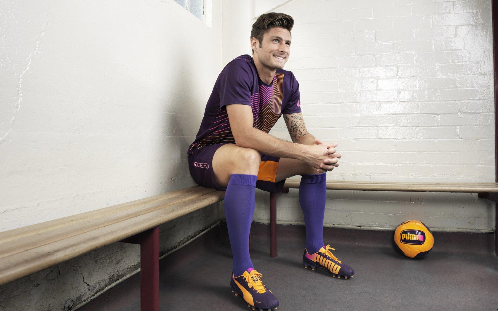 冰火双星闪耀周末，帕尔默与罗杰斯同场破门，谁才是真正的寒王主宰赛场？